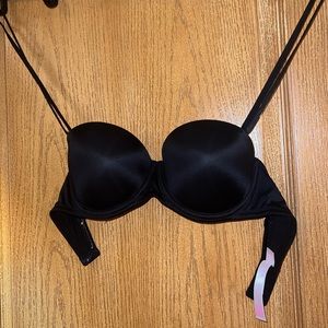 Victoria Secret push up bra. Size 32 D
